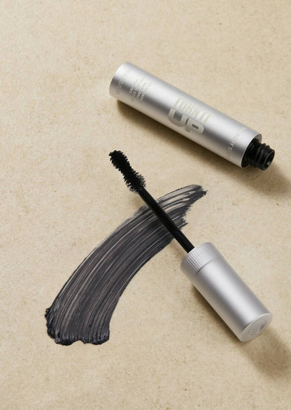 The Body Shop Turn It Up Mascara- 01 Black