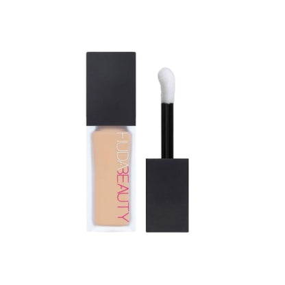 Huda Beauty Faux Filter Concealer - Coconut Flakes