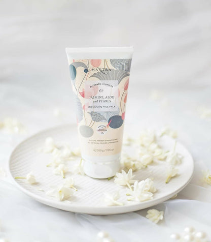 Mantra Herbal Jasmine, Aloe and Pearls Moisturizing Face Pack