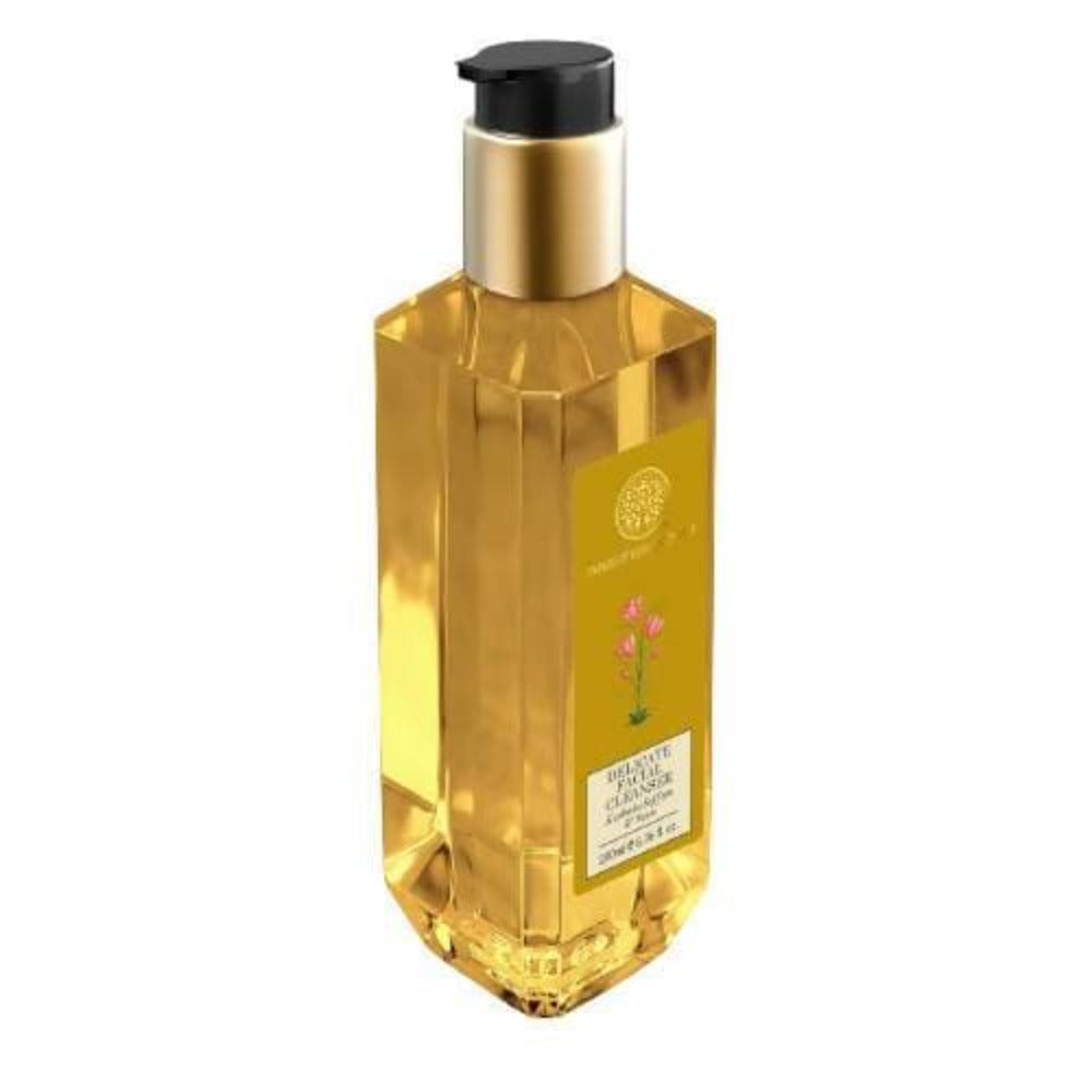 Forest Essentials Delicate Facial Cleanser Kashmiri Saffron & Neem